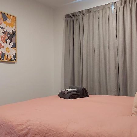 Sleek Suite By The Sand 1-Bedroom Dunedin Eksteriør bilde